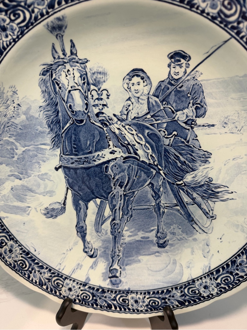Vintage Royal Boch Delfts Blue & White Horse Carriage Decorative Plates Set of 2 - Picture 12 of 17